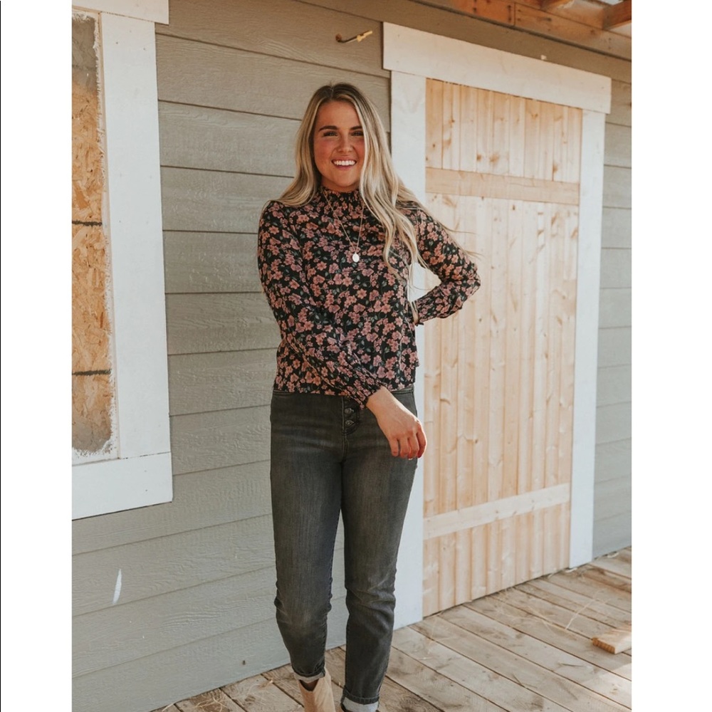 Smocked neck floral long sleeve top - Picture 14 of 15